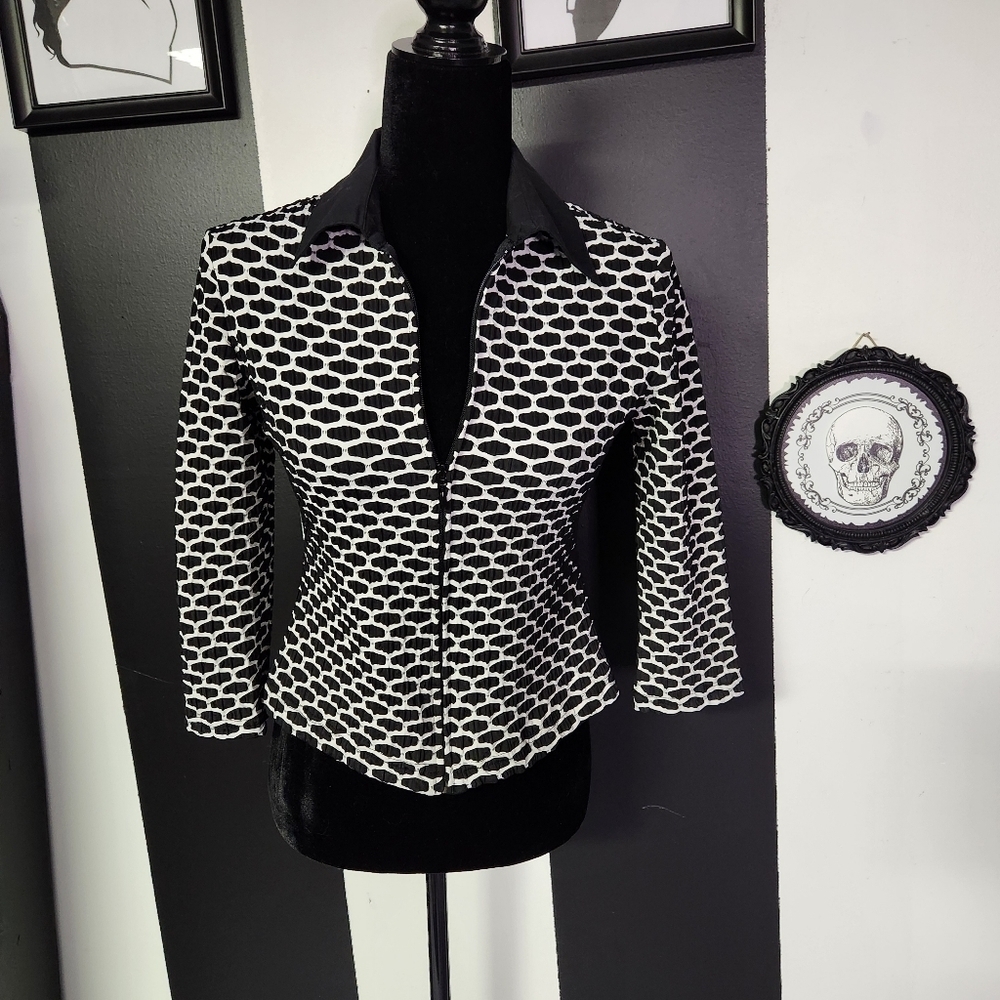 Abstract honeycomb jacket